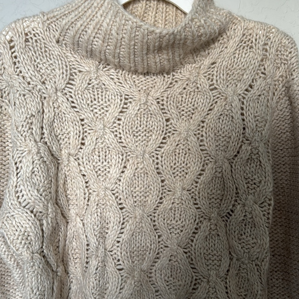 H&M Women’s Alpaca & Wool Cable Sweater Size Small - Picture 4 of 5